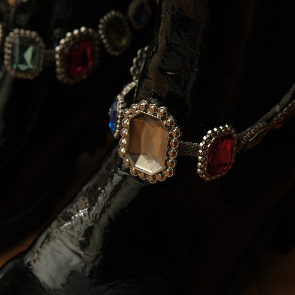 Betsey Johnson Jenesis Black Patent Jeweled Ankle Booties Women's 6.5M Chelsea - Picture 2 of 9